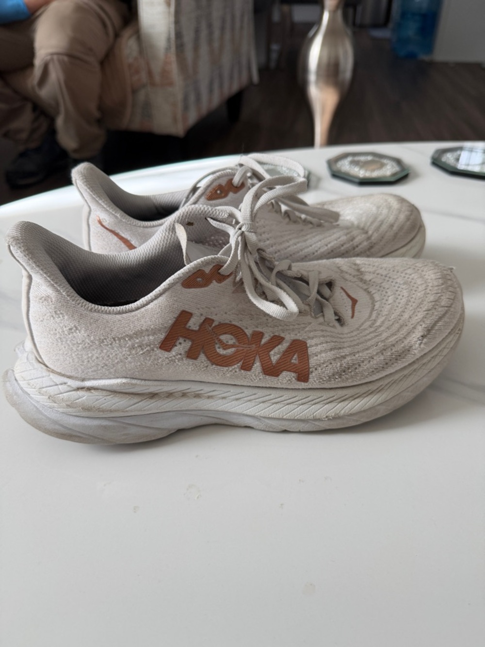 Hoka Neutral Running Sneakers in Light Beige with Rose Gold Logos size 8 - Picture 4 of 11